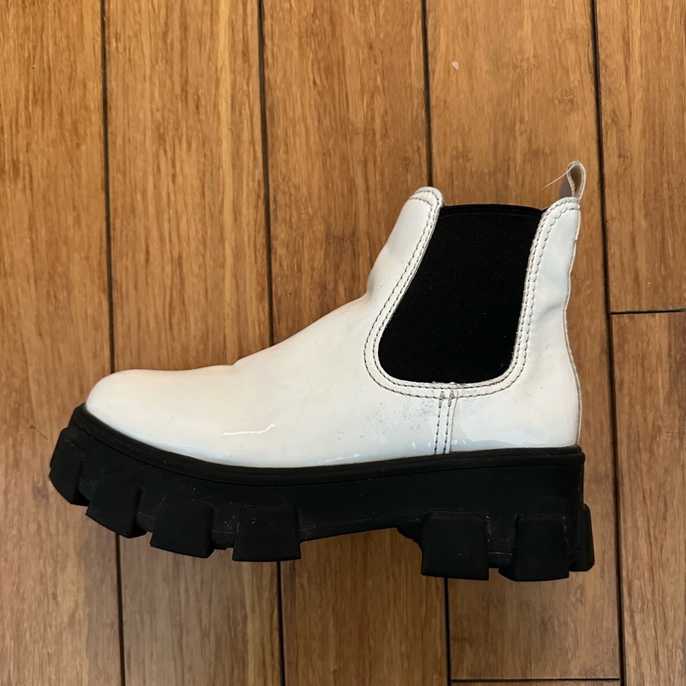 Sam Edelman Darielle Boot - Picture 2 of 15